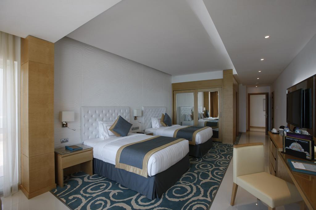 Oceanic Khorfakkan Resort & Spa Khor Fakkan Exterior photo