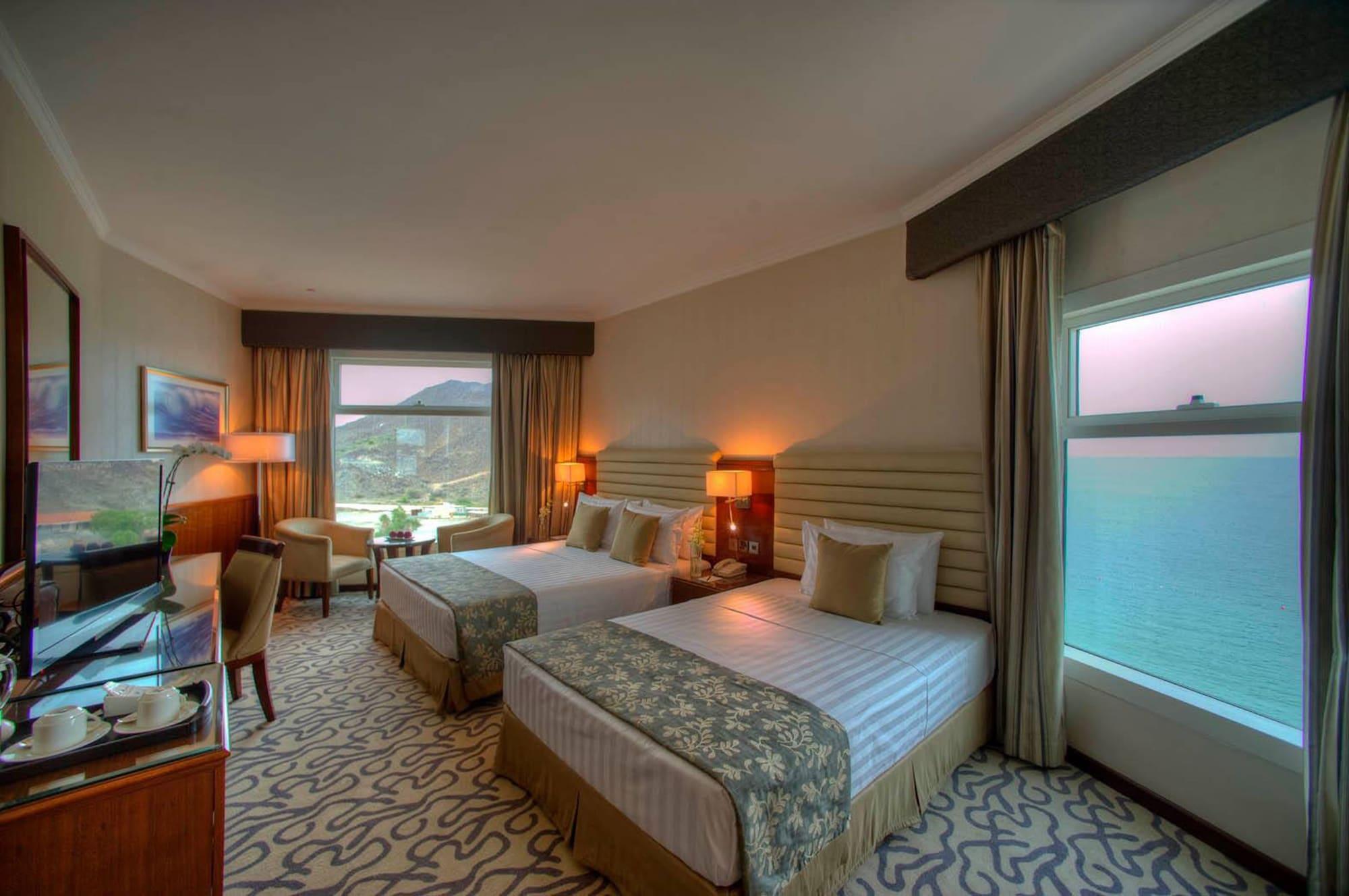 Oceanic Khorfakkan Resort & Spa Khor Fakkan Exterior photo