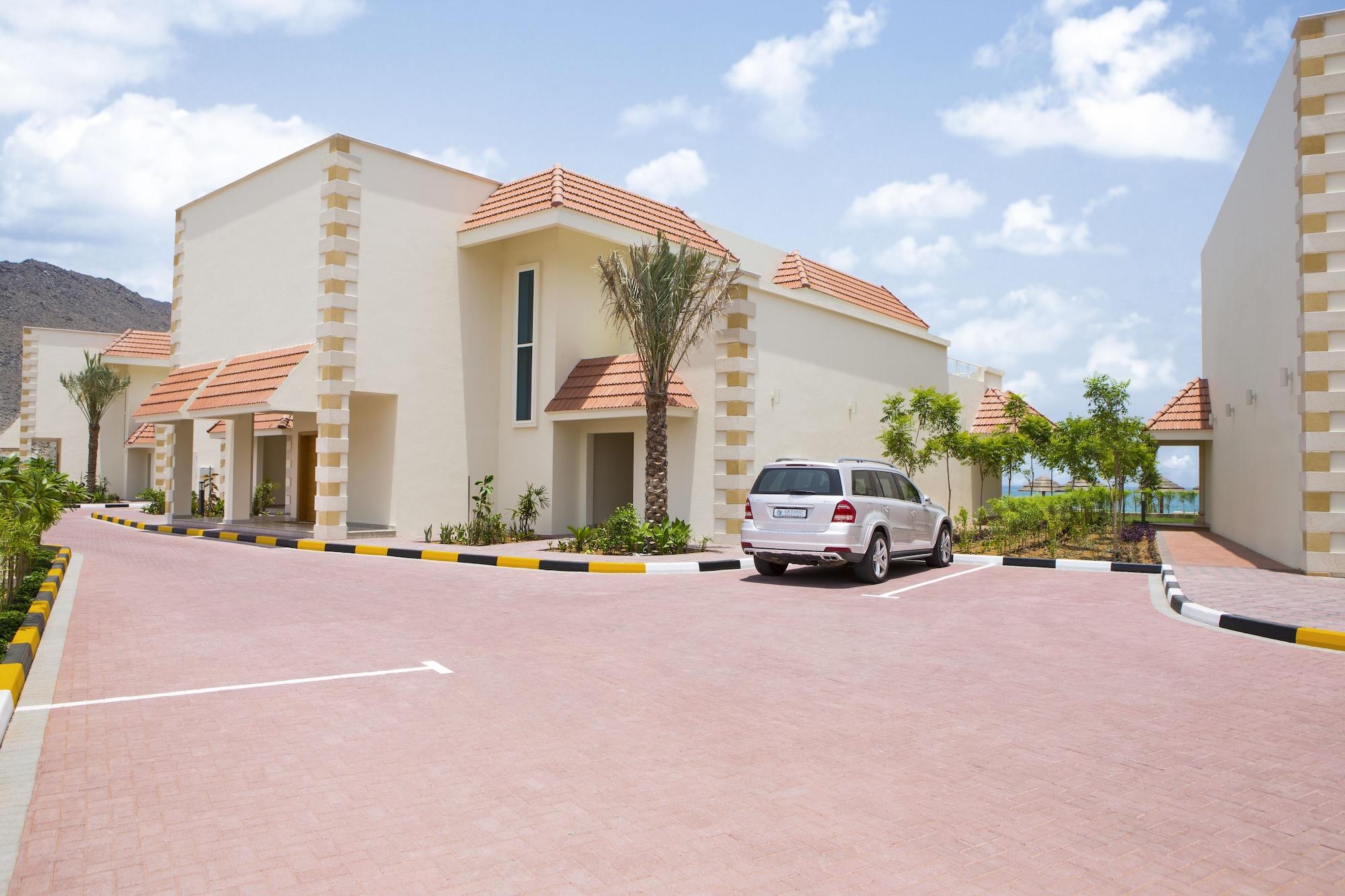 Oceanic Khorfakkan Resort & Spa Khor Fakkan Exterior photo