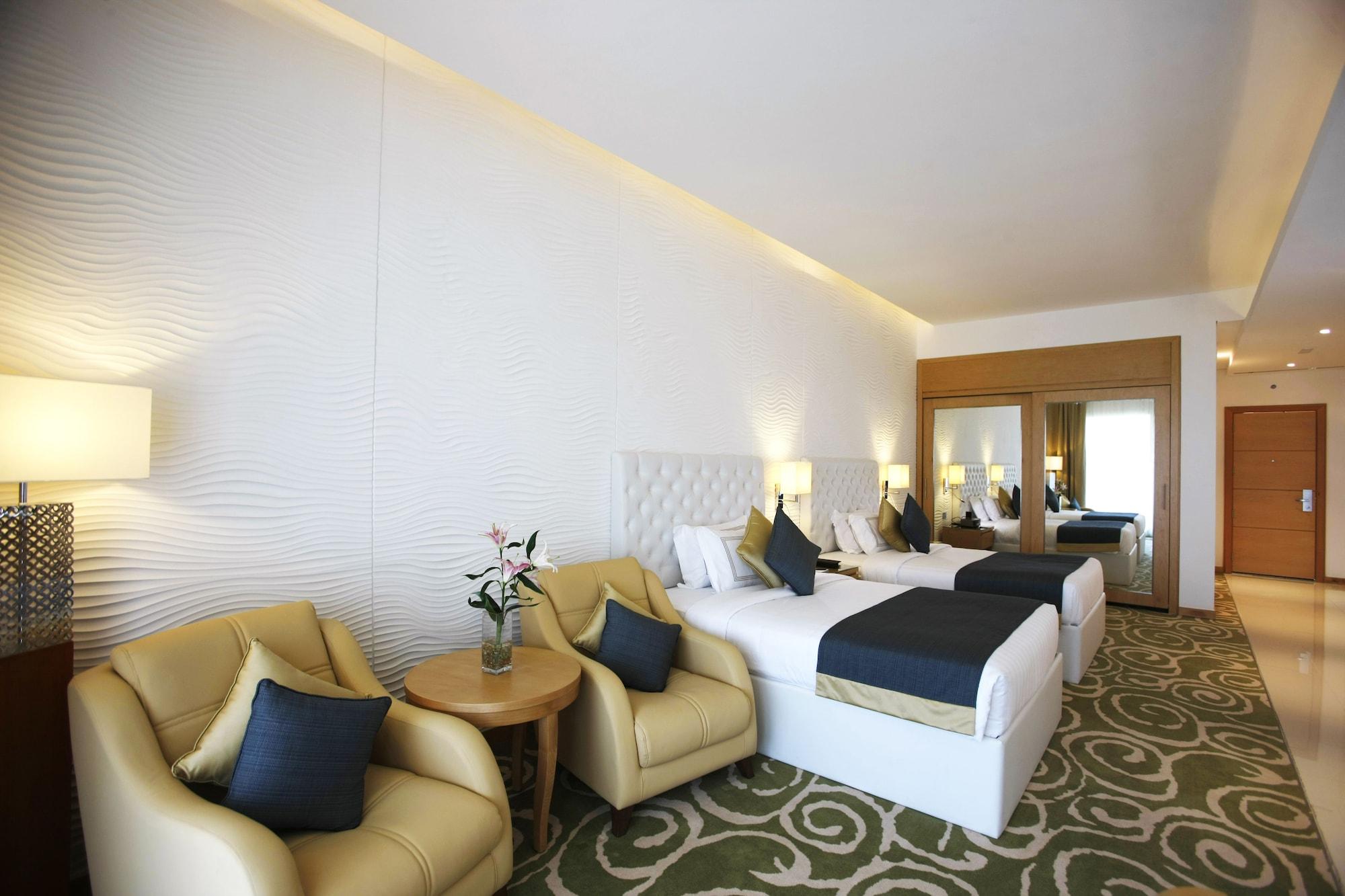 Oceanic Khorfakkan Resort & Spa Khor Fakkan Exterior photo