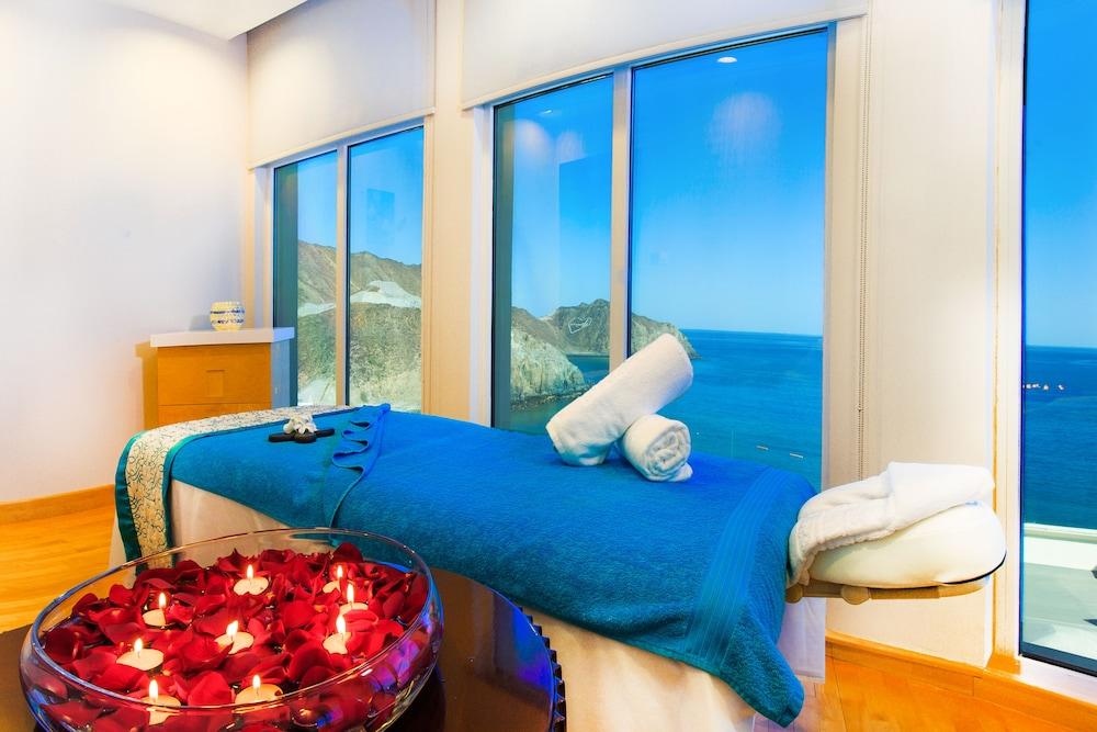 Oceanic Khorfakkan Resort & Spa Khor Fakkan Exterior photo