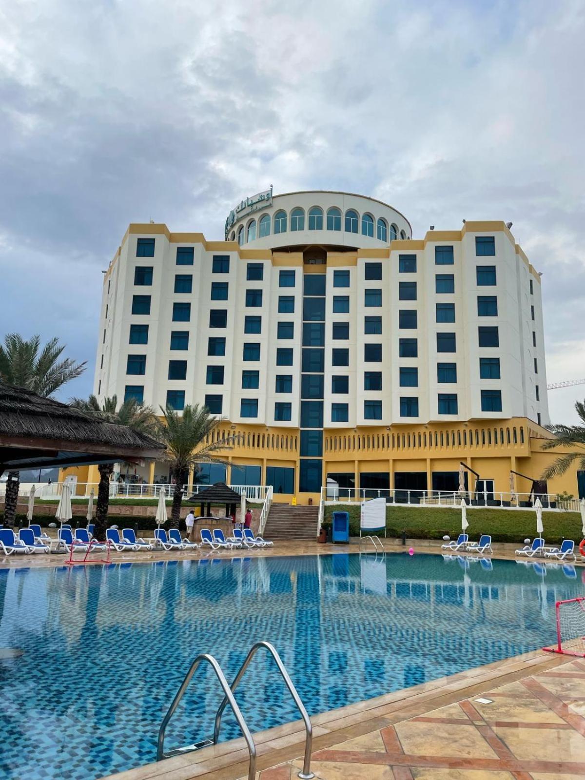 Oceanic Khorfakkan Resort & Spa Khor Fakkan Exterior photo