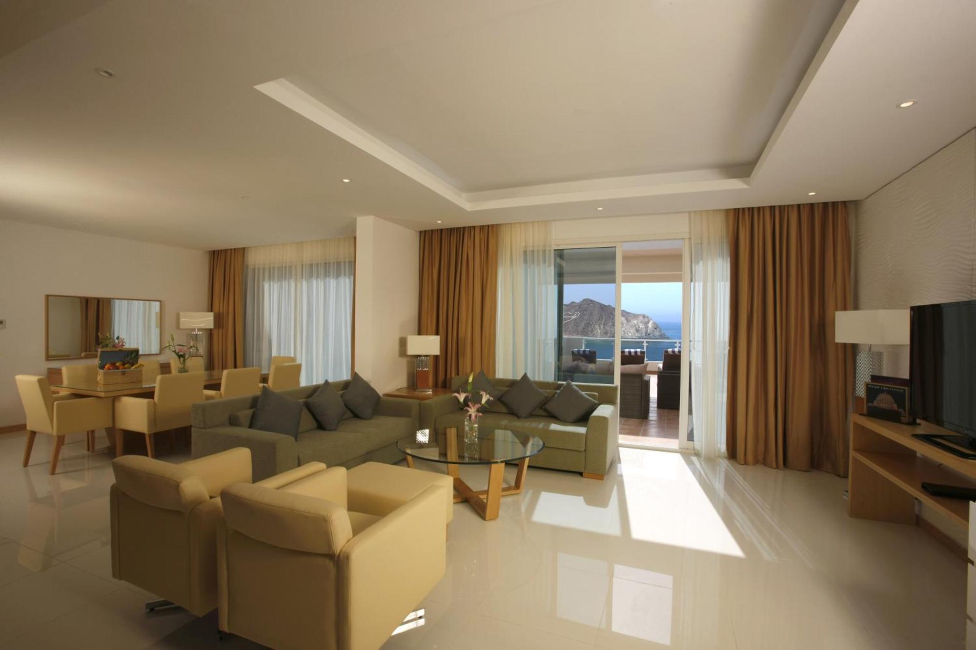 Oceanic Khorfakkan Resort & Spa Khor Fakkan Room photo